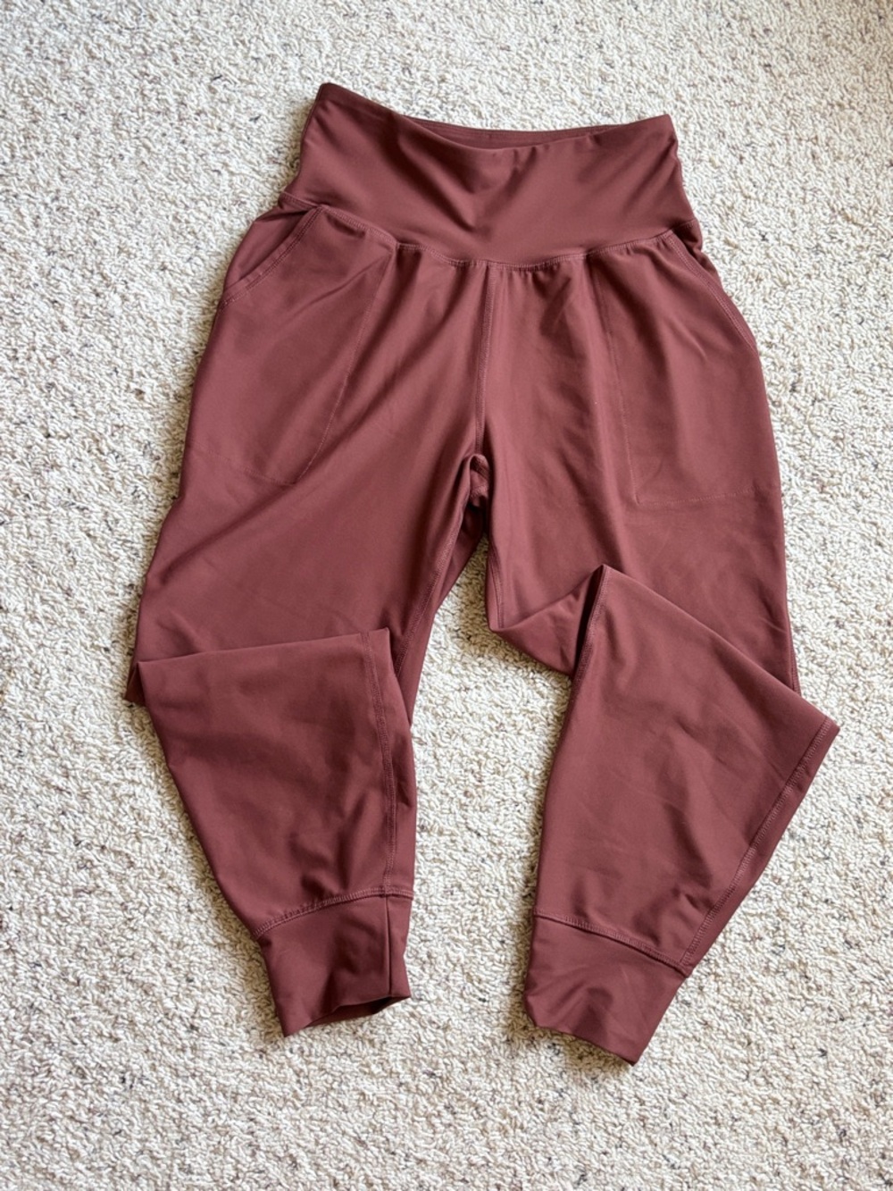 Old Navy Women's High-Waist Go-Dry Leggings Joggers in Rust Coral M Petite